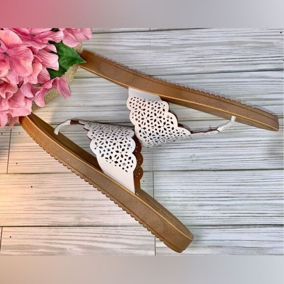 Olivia Miller White Hooded Rhinestone Slip On Sandals S:9 - Picture 8 of 12